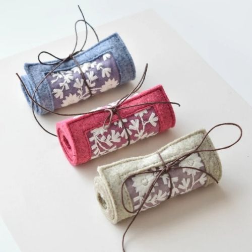 Rotolo di aghi fatto a mano per ricamatrici su Etsy
