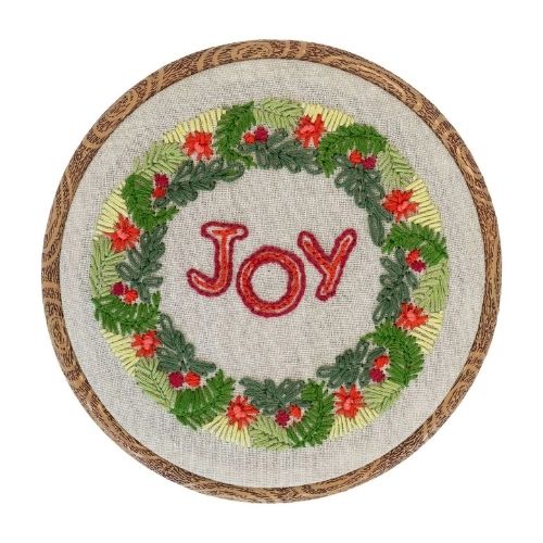 Christmas wreath embroidery pattern Yarnspirations